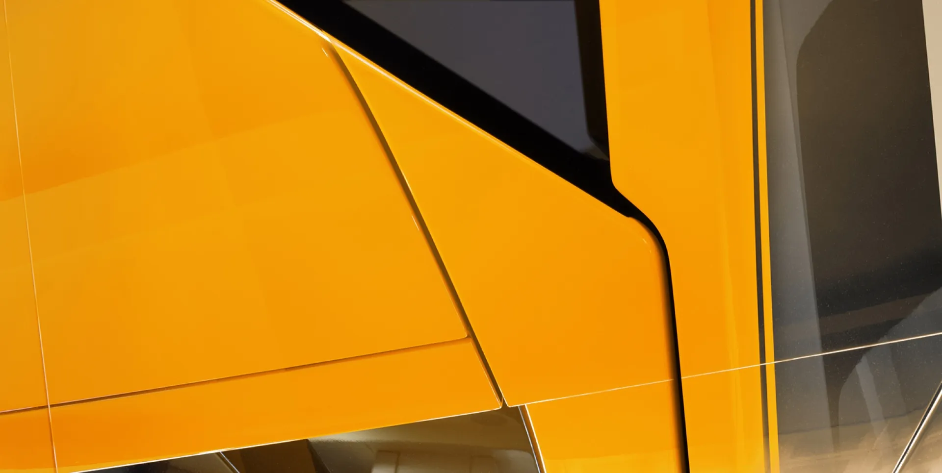 YELLOW 4