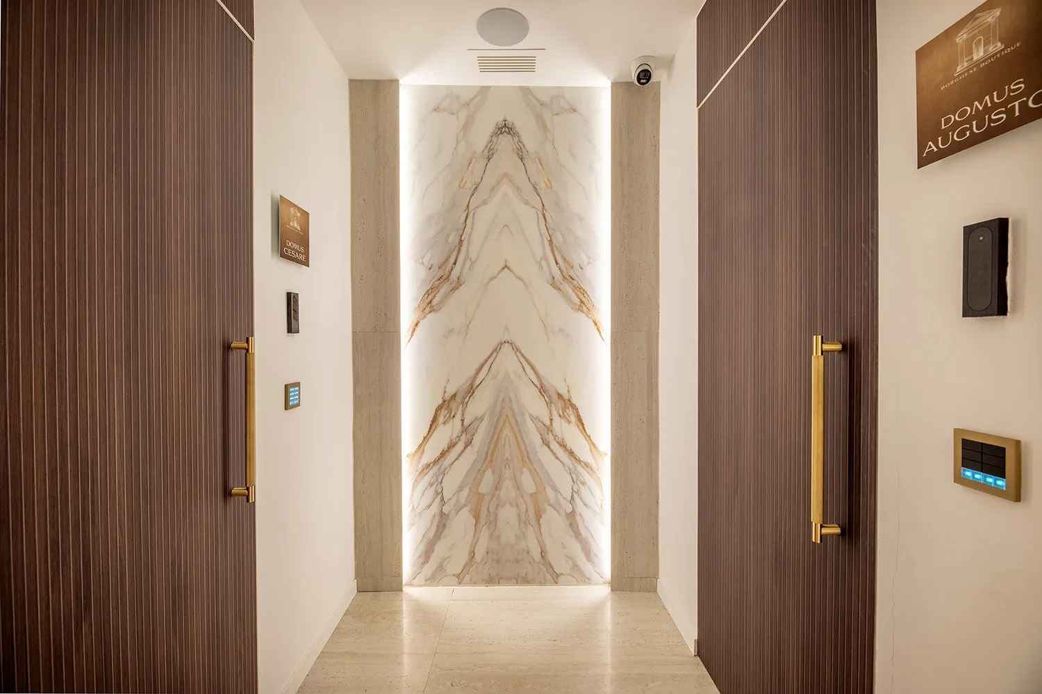 Borghese Boutique Apartments by Carlotta Francesconi