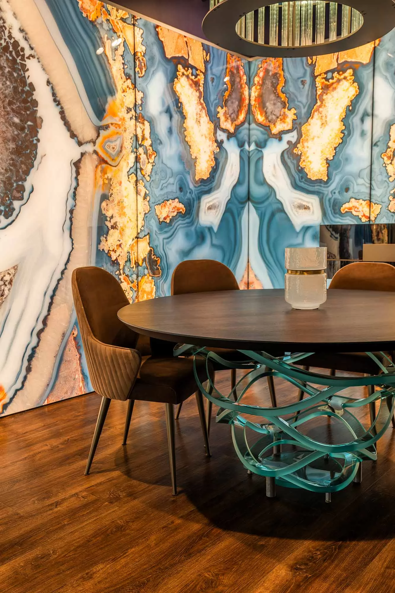 Bourbon Private Club por Moderne Living
