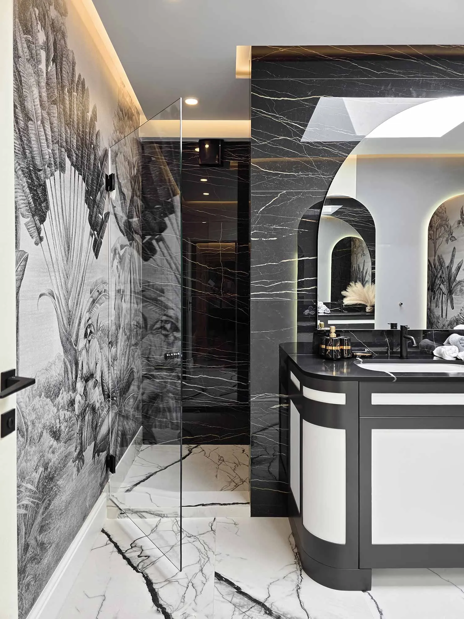 SouthGarden Penthouse by Laurentiu Paicu