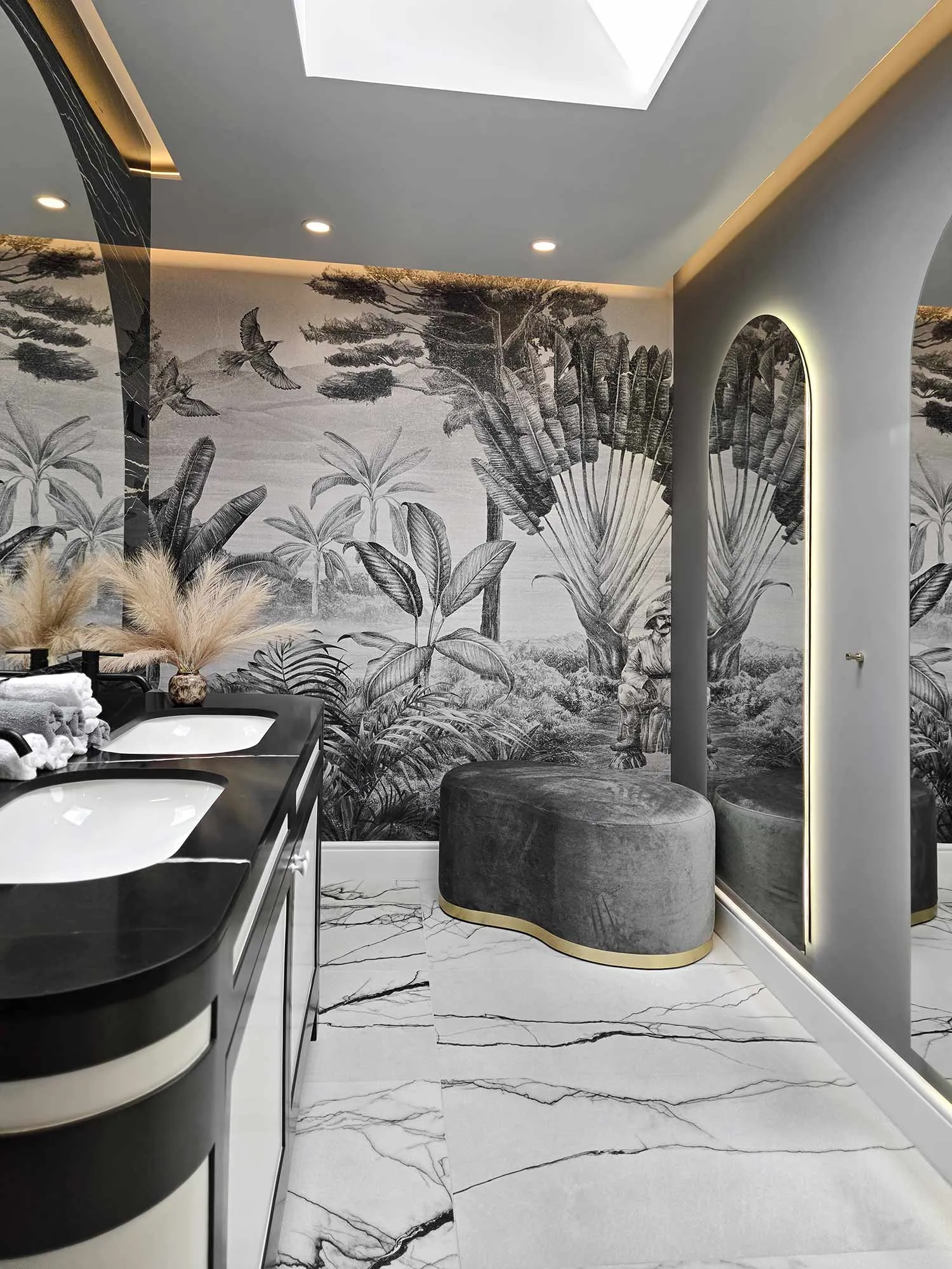 SouthGarden Penthouse by Laurentiu Paicu