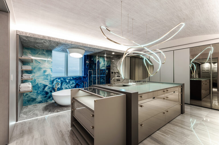 Sunny Isles Beach Master Bathroom by Eolo A & I | Tecnografica