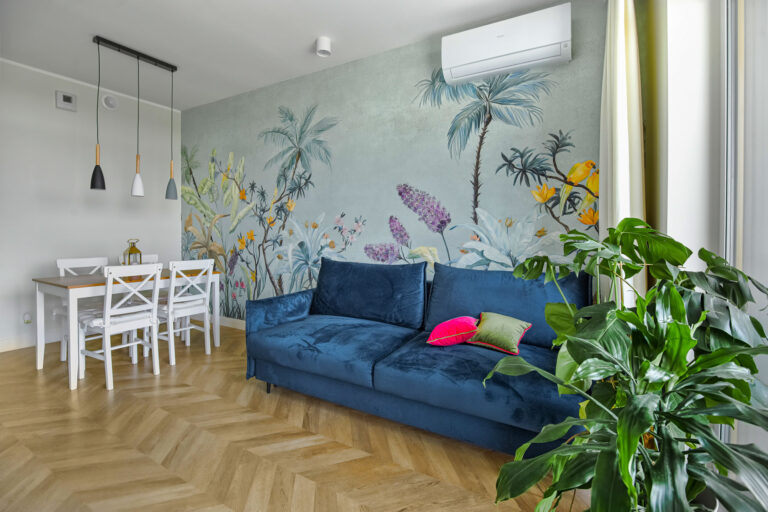 Ignasiak-Interiors-calm-kitchen-polly-wallpaper-2.jpg