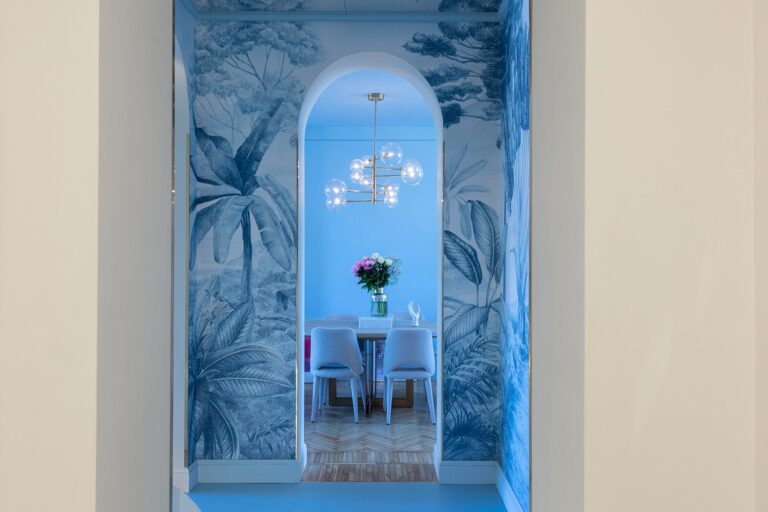Manuele-Mameli-Home-wallpaper-livingstone-blue_02.jpg