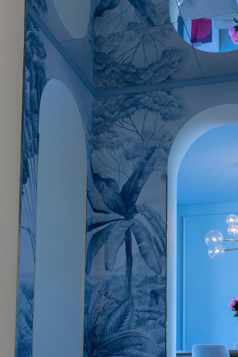 Manuele-Mameli-Home-wallpaper-livingstone-blue_04.jpg