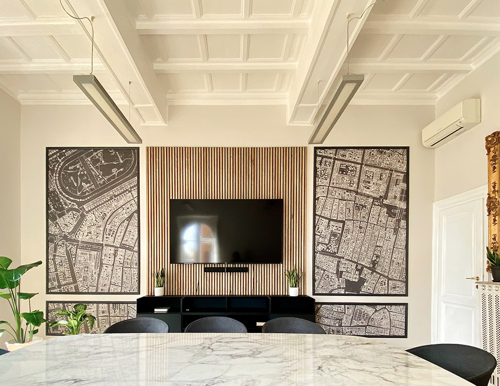 Office with '6000 ft.' wallpaper by Tecnografica